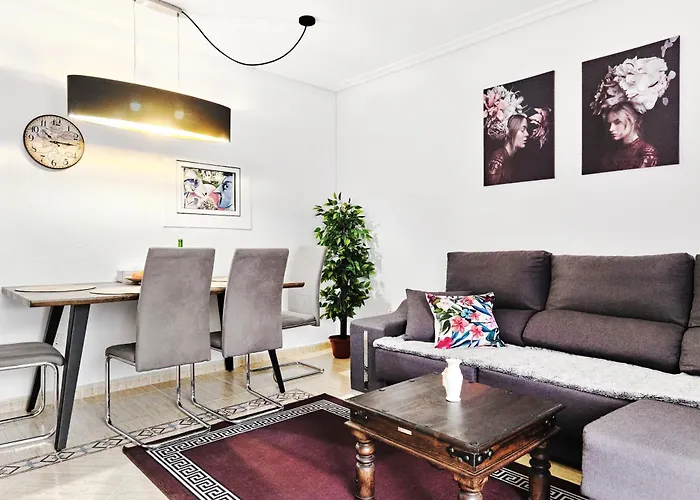 Аcogedor Apartamento De Dos Dormitorios En Torrevieja